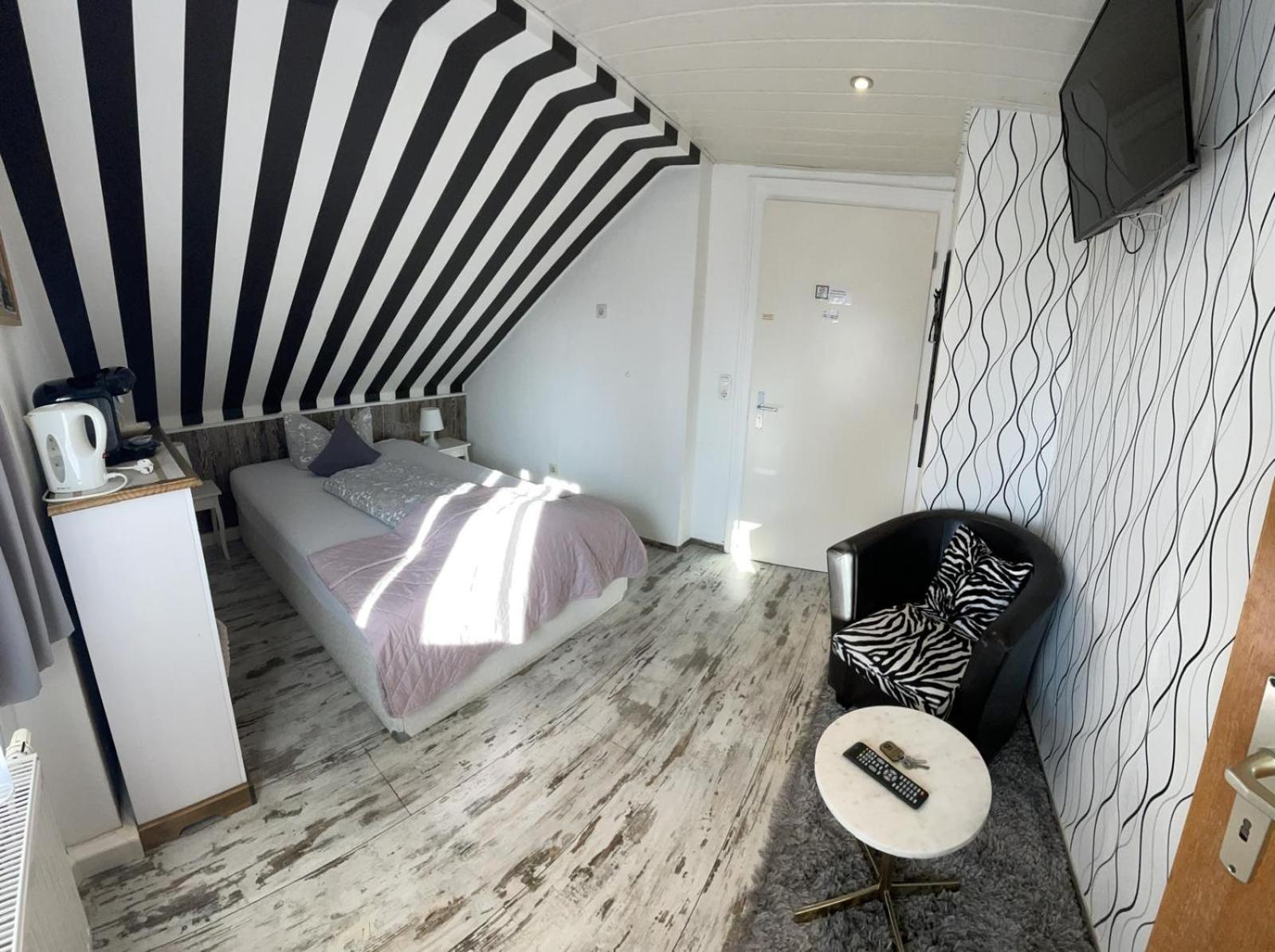 Отель La Boutique House Фюссен Экстерьер фото
